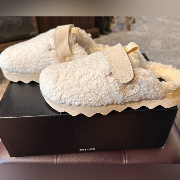 Sorel Shoes - Sorel Viibe Clog Cozy - Women’s - Color Natural - New With Tags